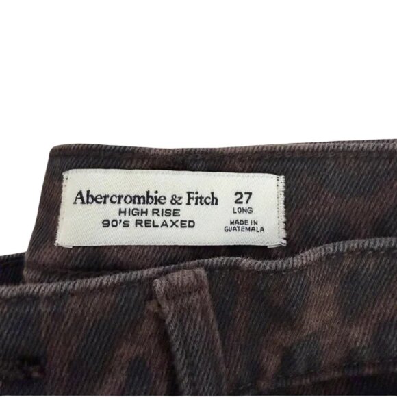 Abercrombie High Rise 90s Relaxed Leopard Print Jean - Picture 3 of 3